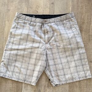 Volcom Men's Light Gray Checkered Shorts